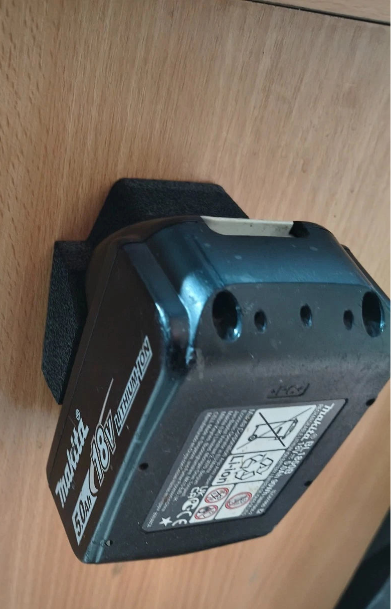 Makita 18V Battery Holder 3Ah 5Ah 6Ah screw mounted