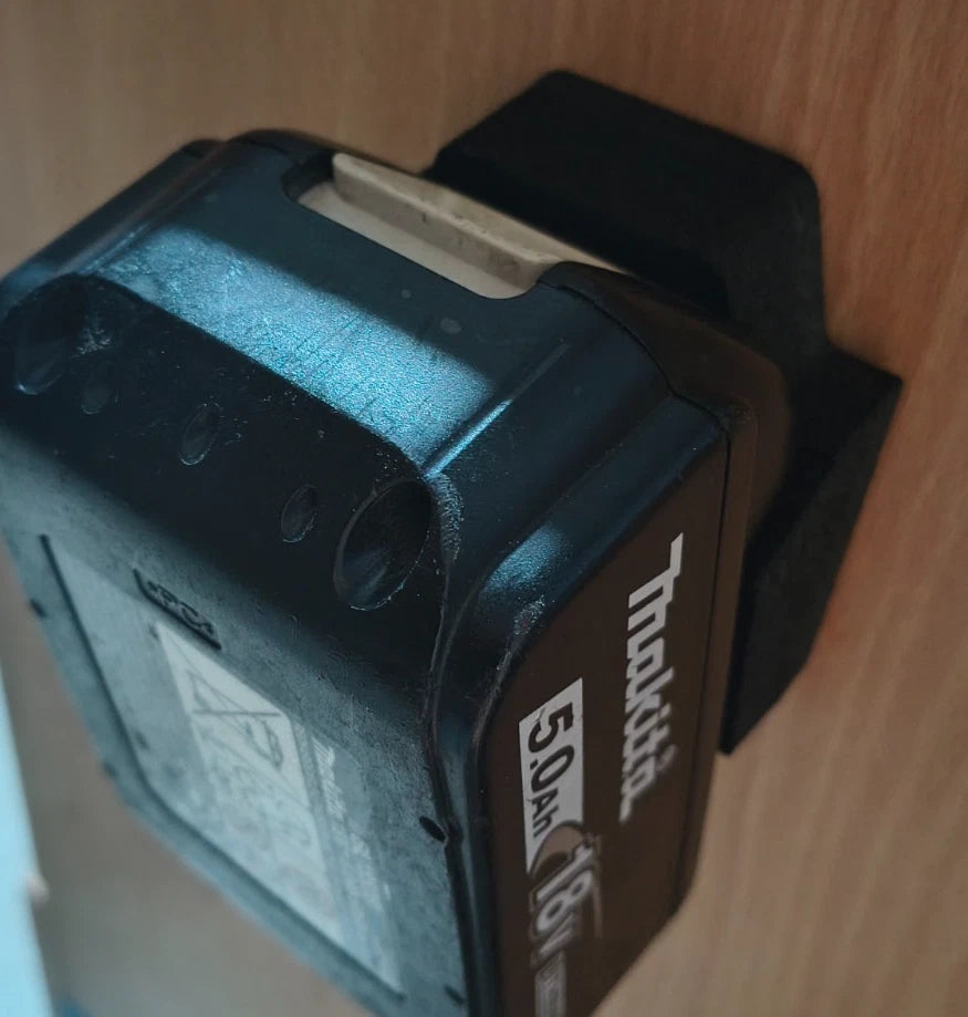 Makita 18V Battery Holder 3Ah 5Ah 6Ah screw mounted